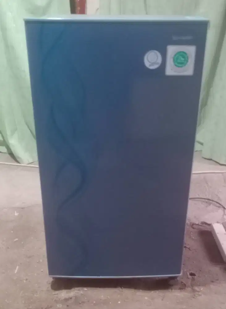 Kulkas 1 pintu SHARP.(Diantar Free Dalam Kota Padang  Luar Kota Pakai