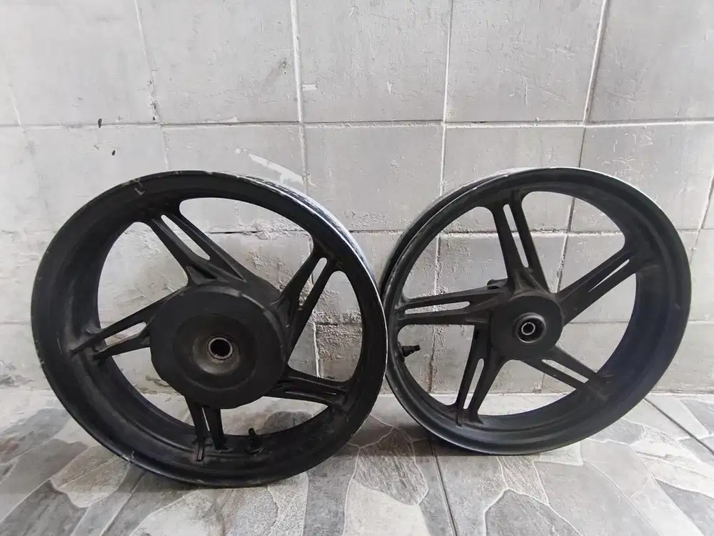 Mau jual aja velg depan blkng honda beat eSP Original copotan