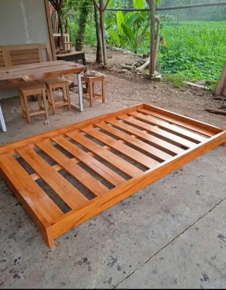 Dipan minimalis kayu