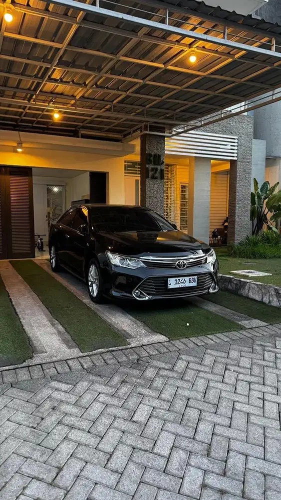 Toyota Camry XV 50 Type V 2.5 Hitam