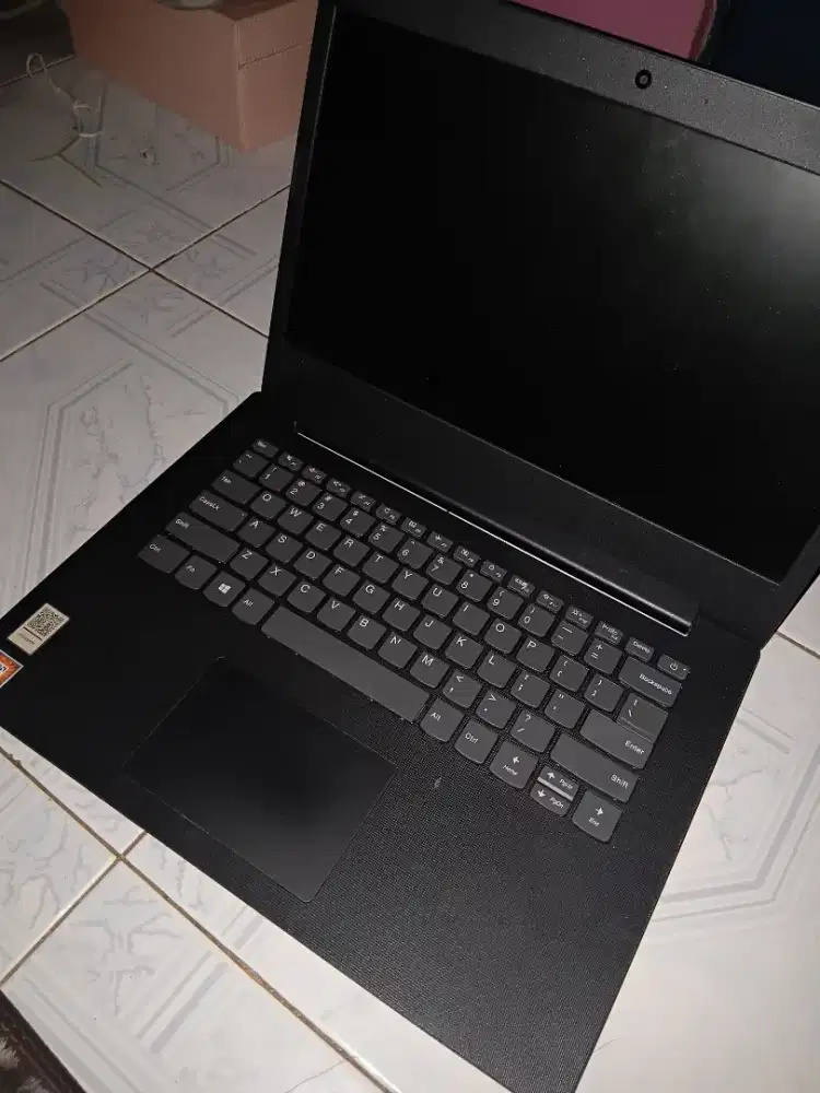 Di jual cepat laptop lenovo G0AMTSR9 dengan prosesor AMD A4