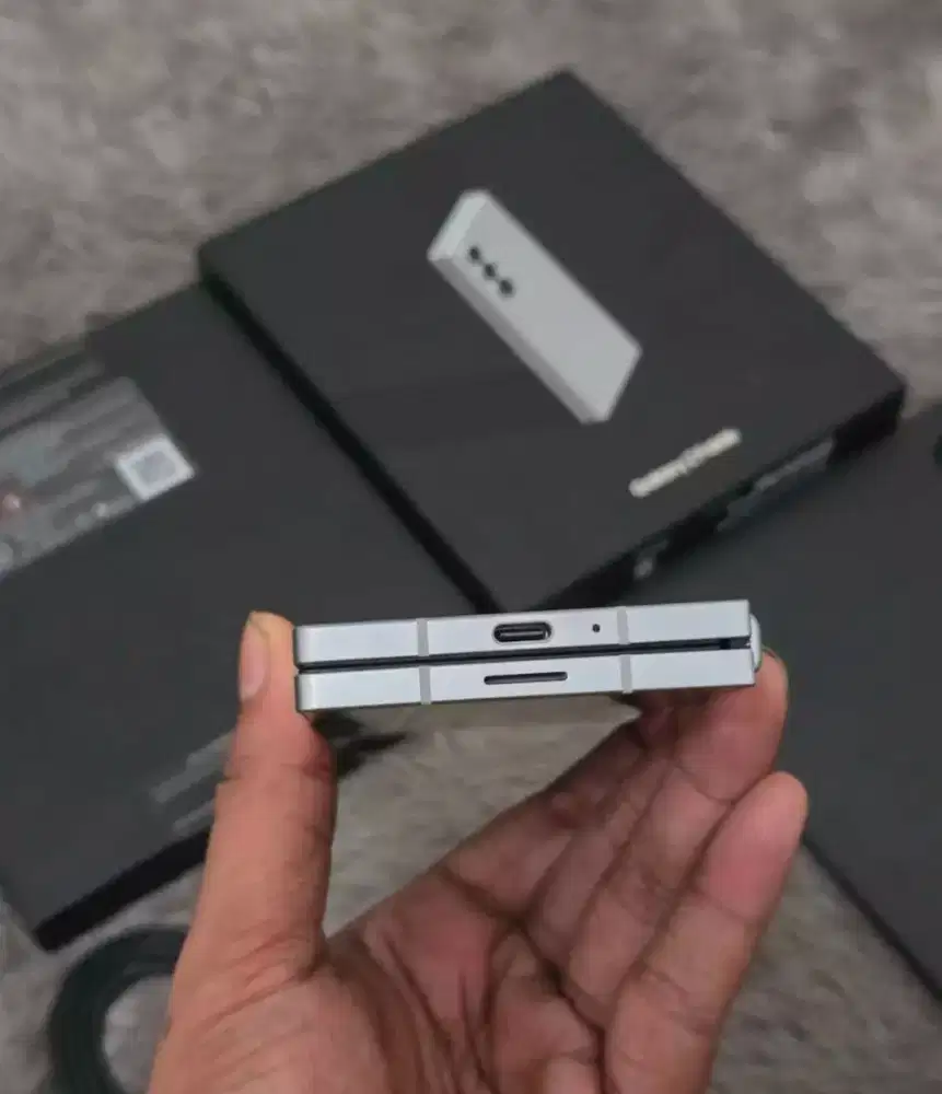 SAMSUNG Z FOLD 6 5G RAM 12/1 TB LENGKAP SIAP PAKAI

TAMPILAN MEWAH