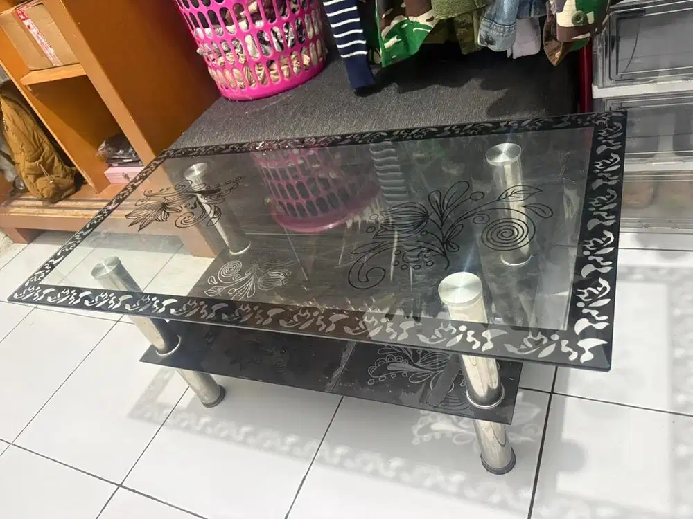 Meja kaca minimalis / Meja ruang tamu / meja kaca
