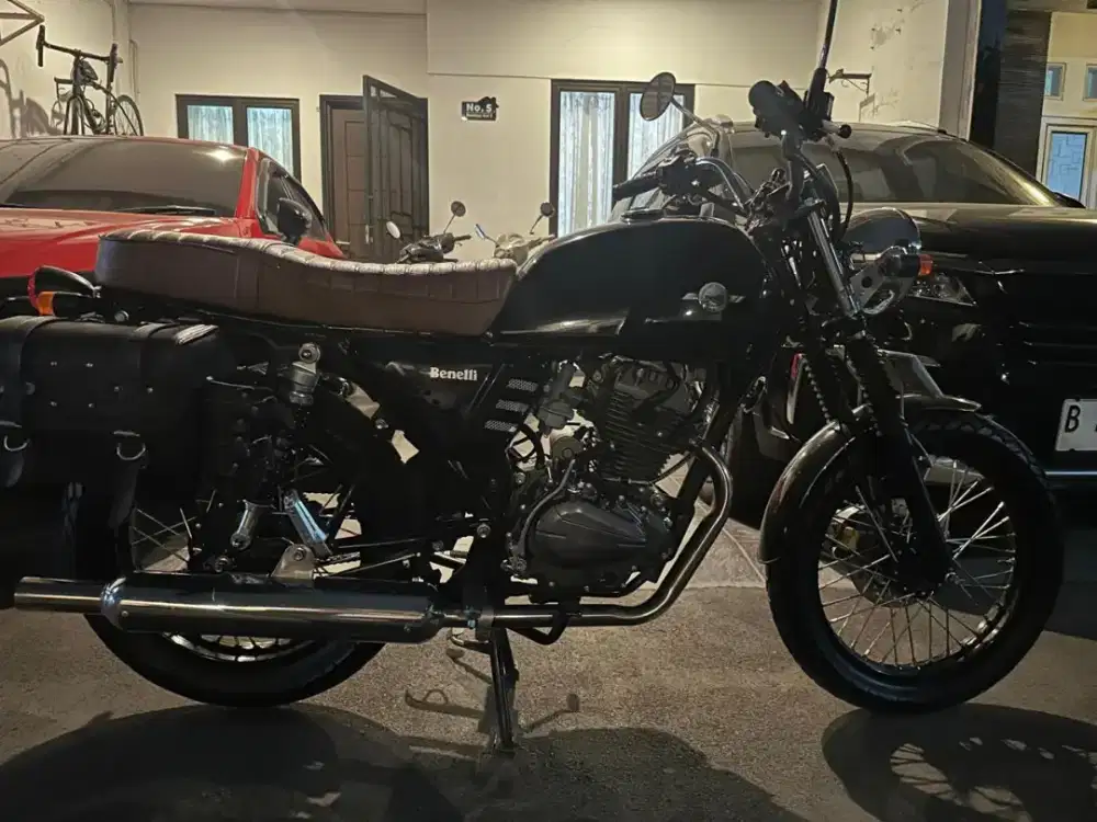 Beneli sport Mt W 152 motobi caferacer
