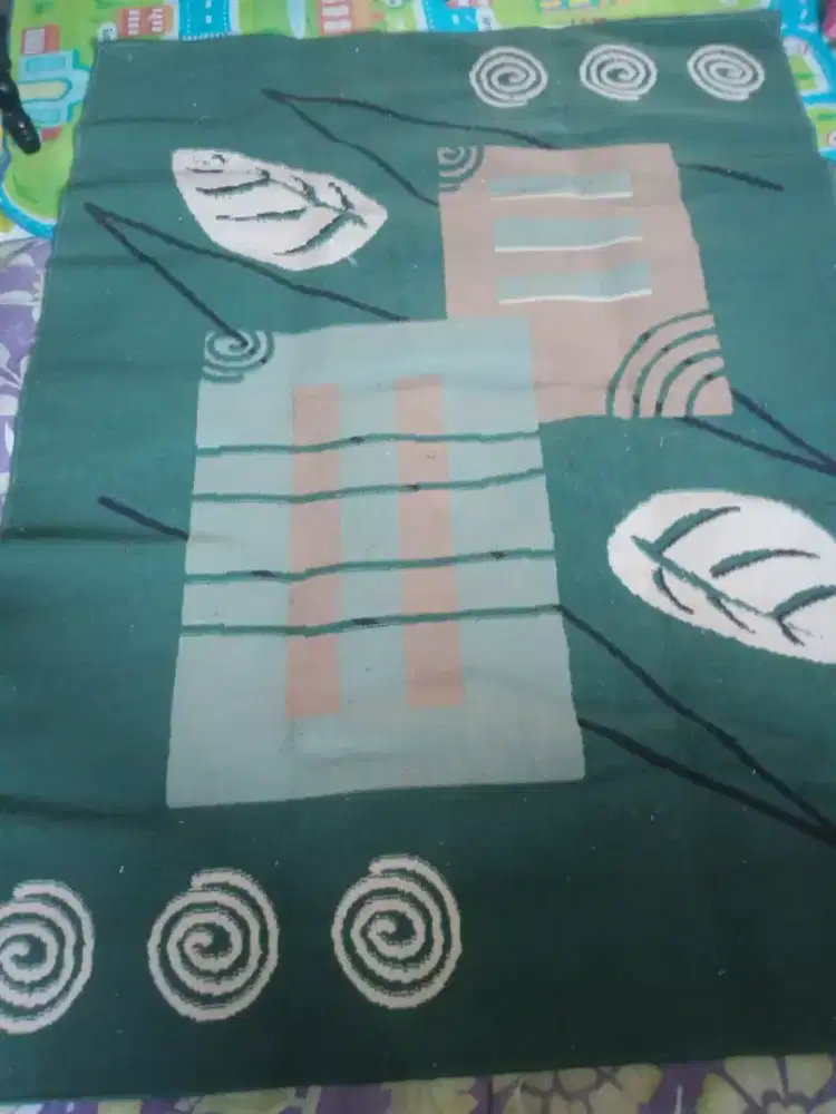 Ambal ruang tamu dan ambal rajut dari Mekkah uK. 150 x 200