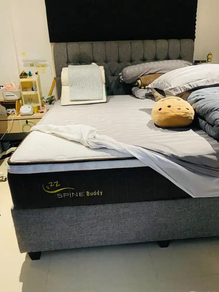 Dipan & kasur Merk Zees Mattress