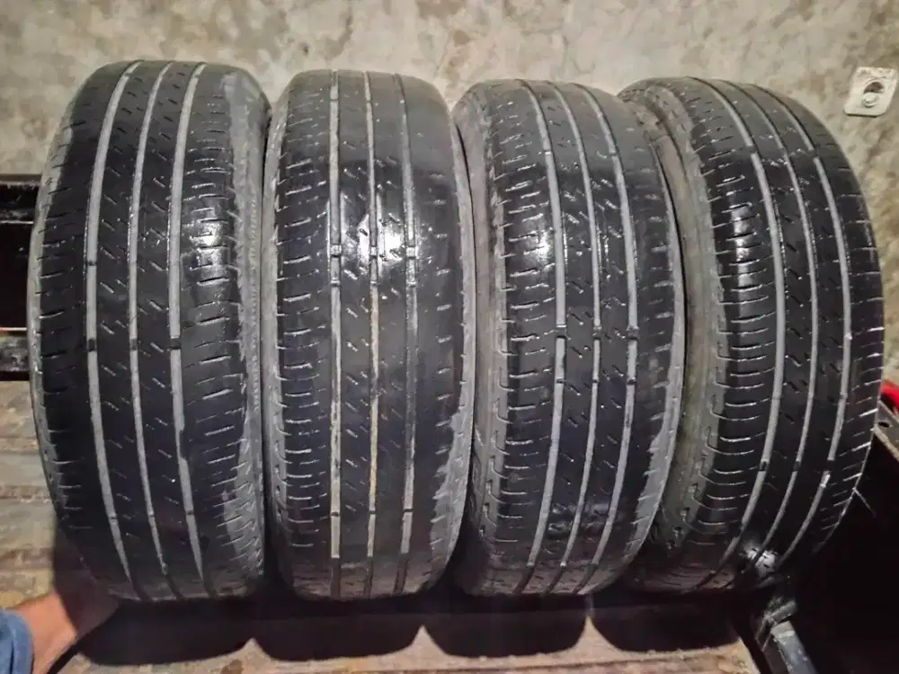 Ban Bridgestone r15