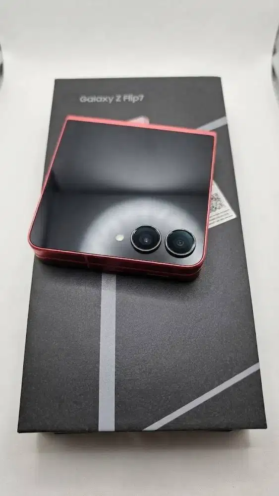 Z Flip7 12/256GB Coral Red SEIN Mulus Pemakaian Pribadi
