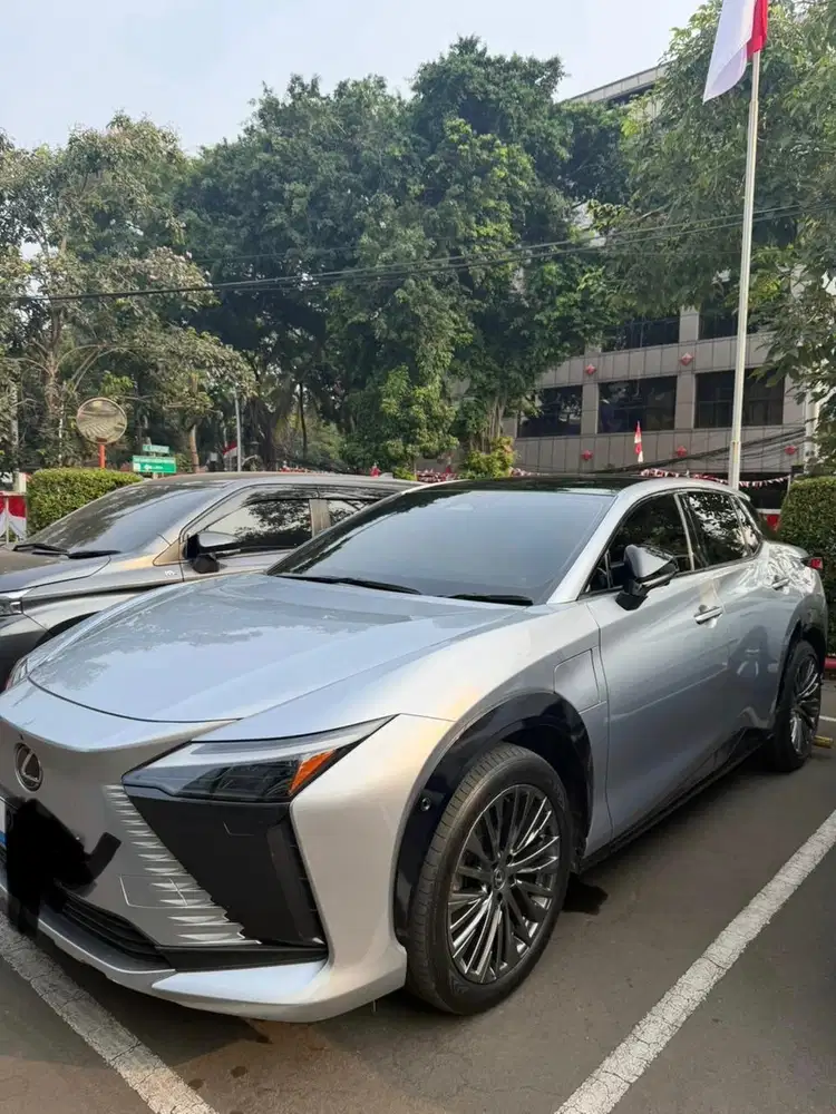 Jual mobil listrik Lexus RZ 450E Luxury 4x4 tahun 2024