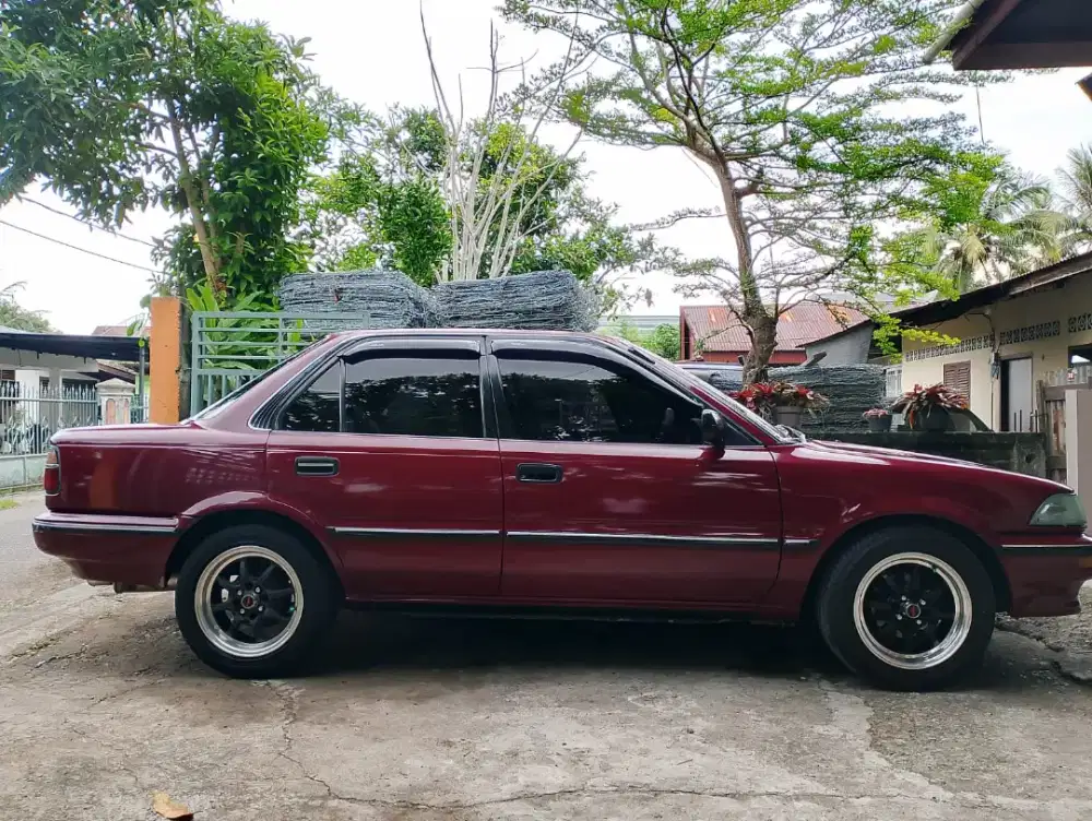 Di jual santai,mobil corolla.