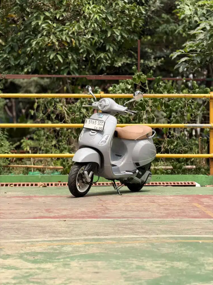 JUAL PIAGGIO VESPA LX 125 IGET LED THN 2025 PERFECT CONDITION