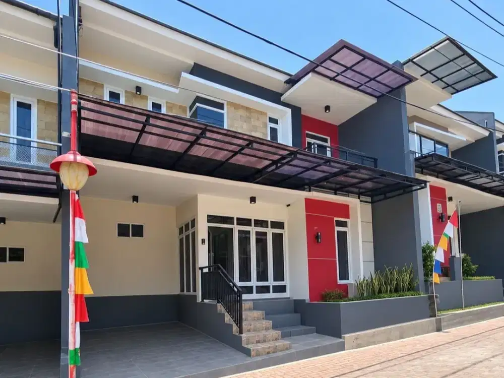 Dekat dari Pemkot Cimahi dan alun-alun Rumah 2 Lantai TERAWAT dijual MURAH
