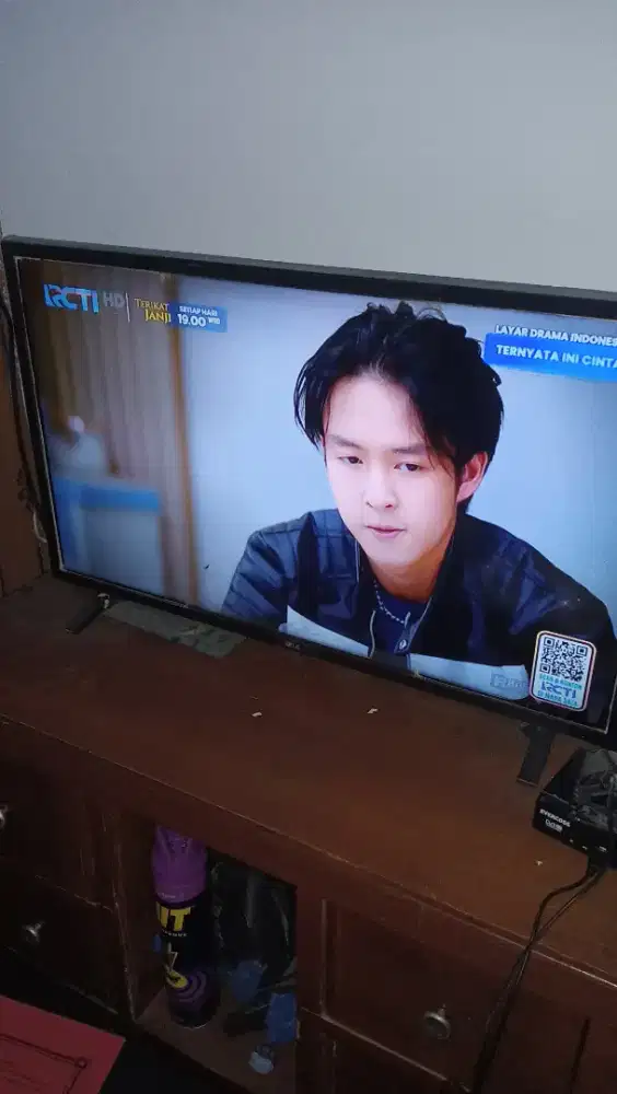 TV LG 32 inch 32LM550