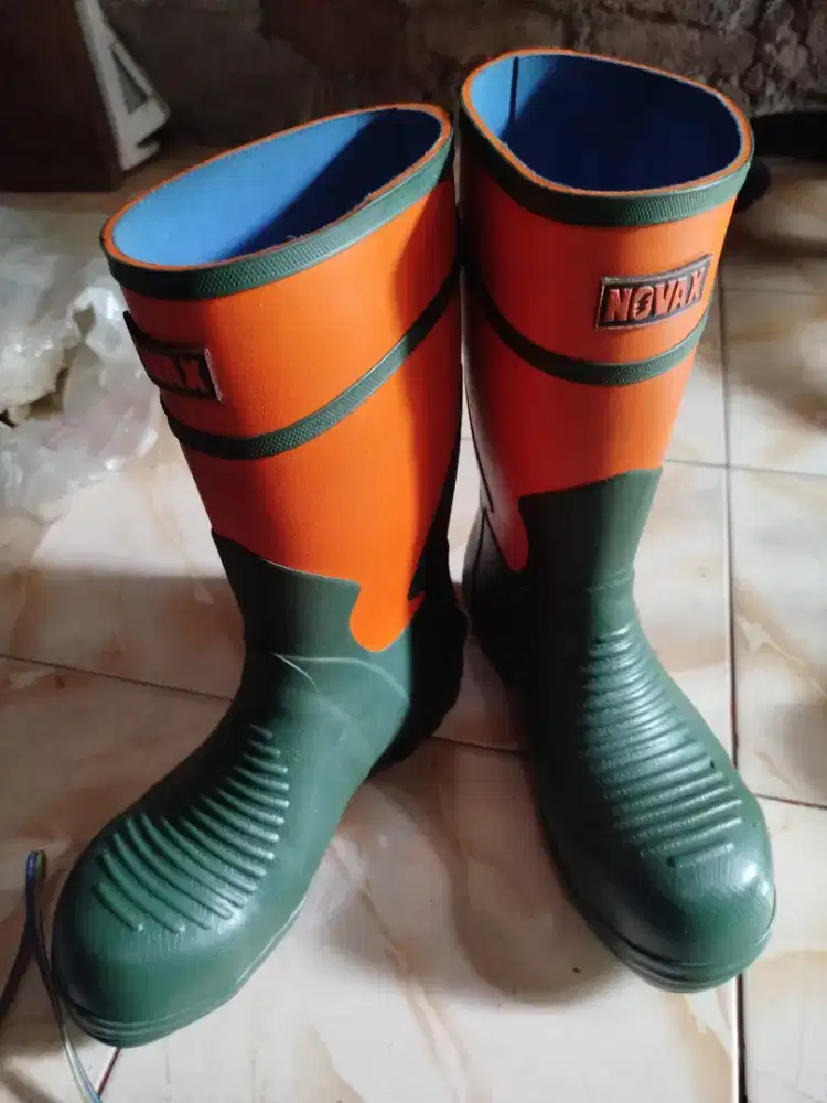 Sepatu sefety Novax dielectric boots(sepatu anti listrik)
