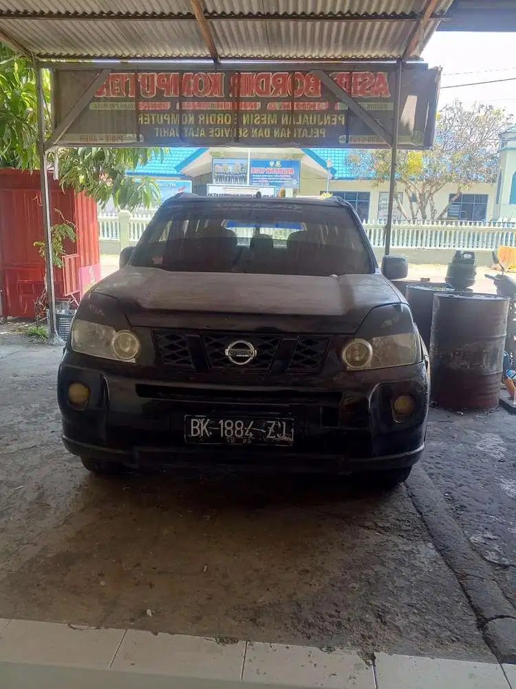 Nissan X-Trail 2011 Bensin