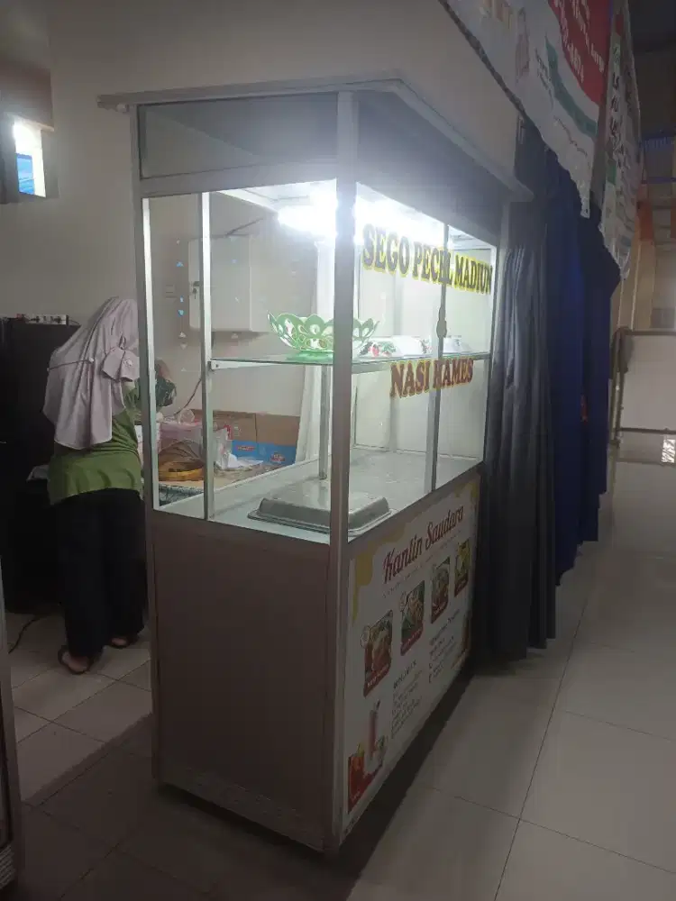 Etalase makanan