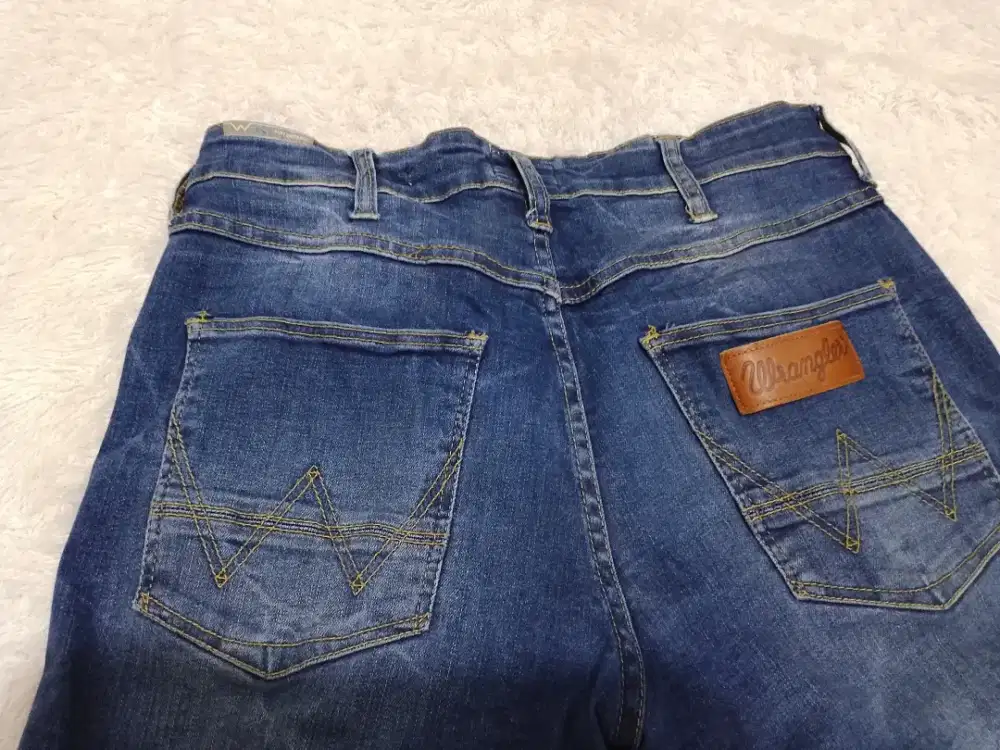 Celana Jeans Pria Wrangler Vegas Ori, Size 31x32