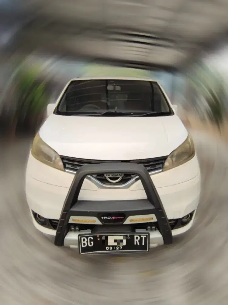 Nissan Evalia 1.5 MT 2012