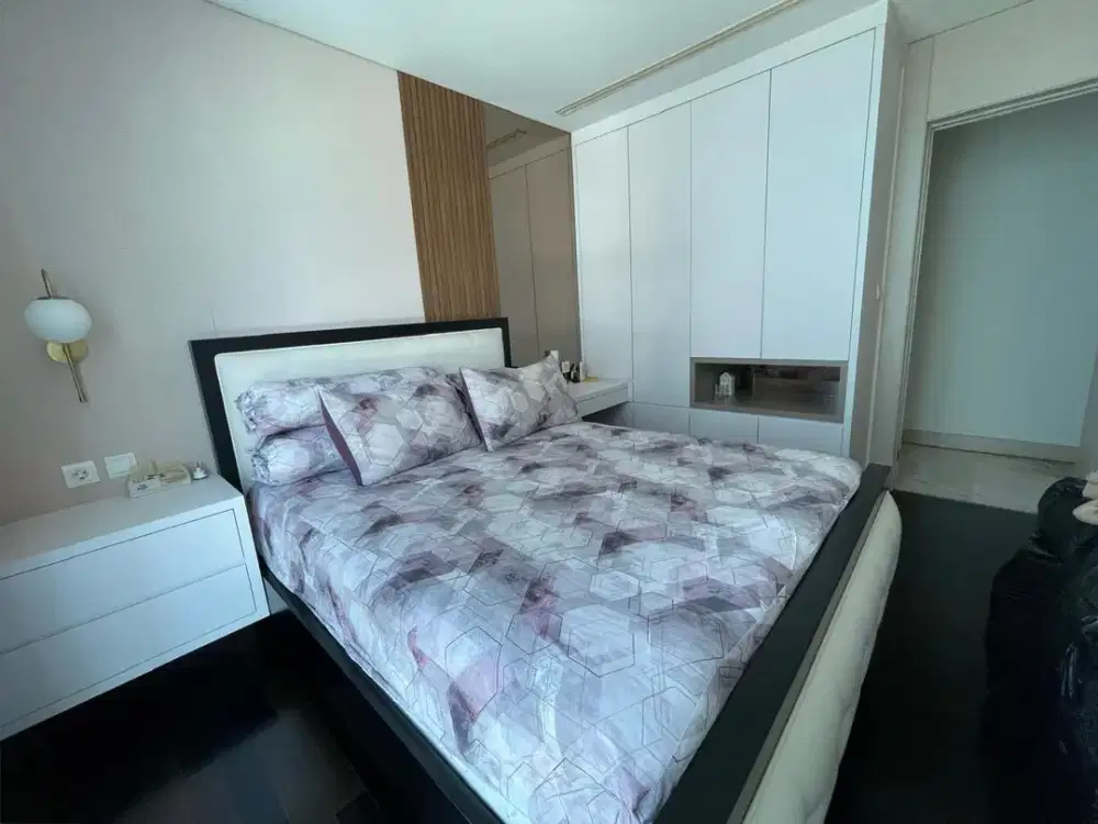Dijual Apartemen Regatta Tower Monte Carlo, 206m², 3+1 BR, Fully Furnished, Tersewa s/d Sep 2027, Rp 5.95 M