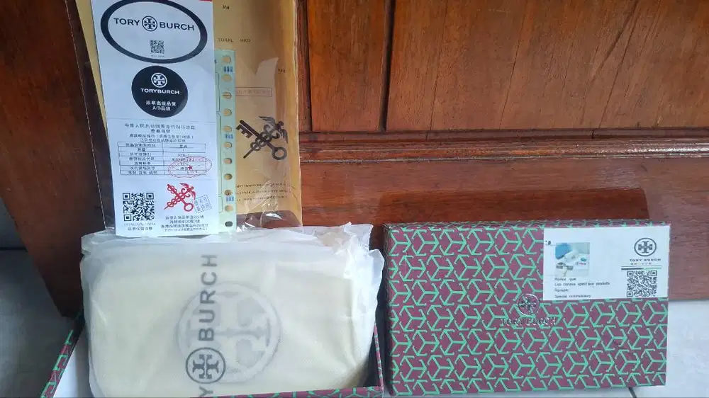 Tas Slempang Fasionable Merk Tory Burch