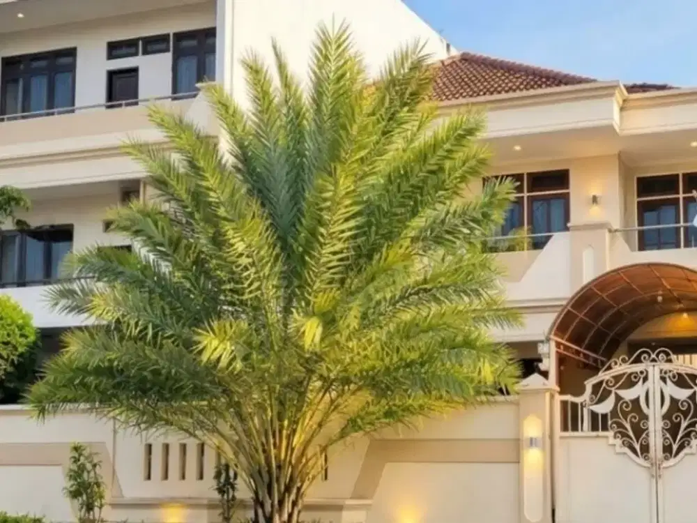 DIJUAL: RUMAH MEWAH 2 LANTAI DENGAN LOKASI SUPER STRATEGIS!
