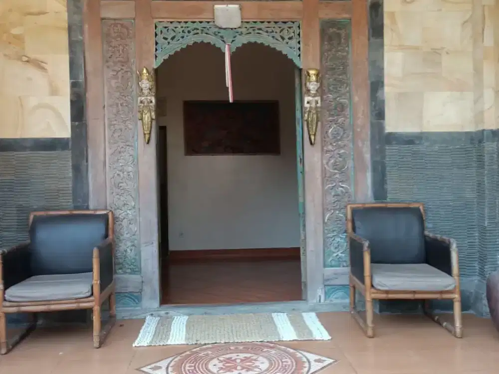 Disewakan Rumah 2,5 Lantai Vie2 Laut Lokasi Strategis di Taman Griya, Jimbaran.