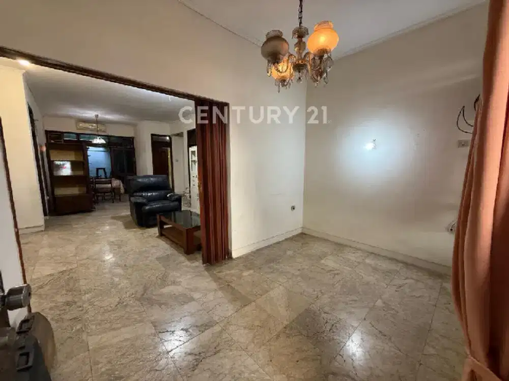 Rumah Super Bagus Lokasi Pramuka Jakarta Pusat