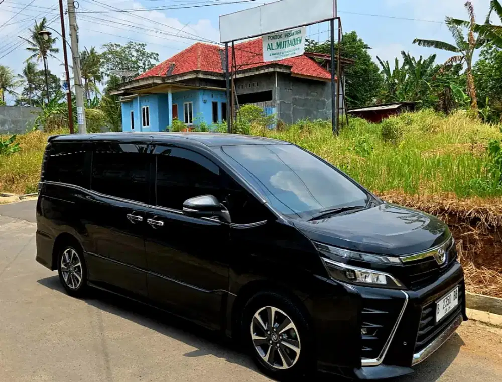Voxy 2018 km 60rb an Istiewa