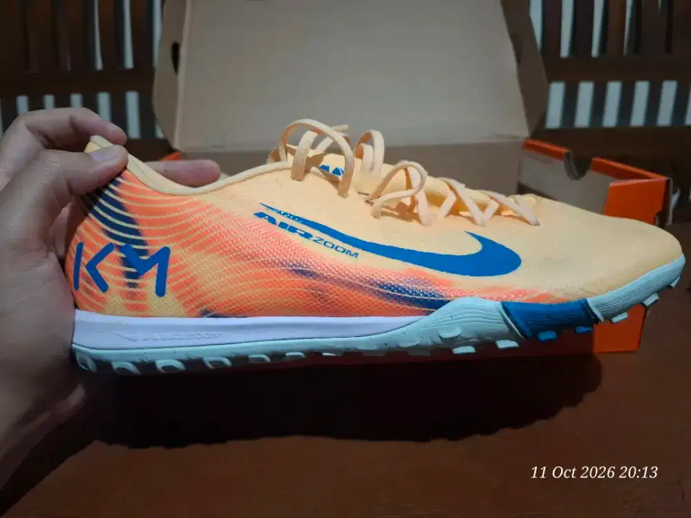 Sepatu Futsal TF