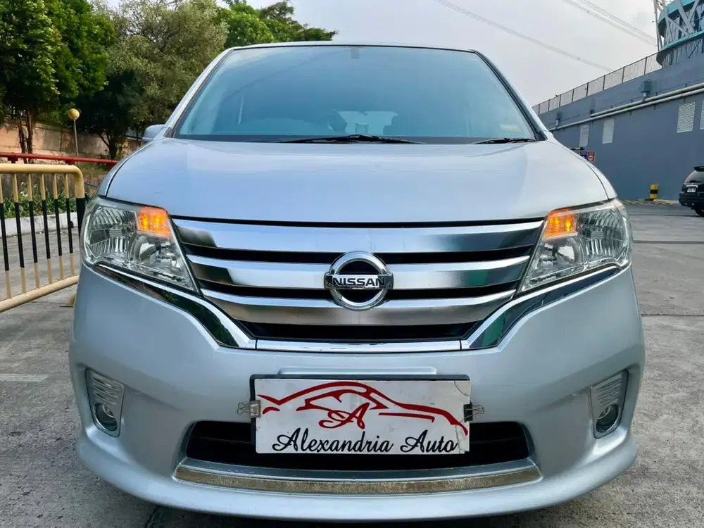 KM 72rb - Nissan Serena 2013 HWS Silver Record Best Condition