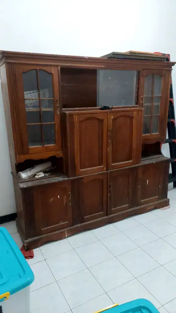 Di jual lemari Bufet jati