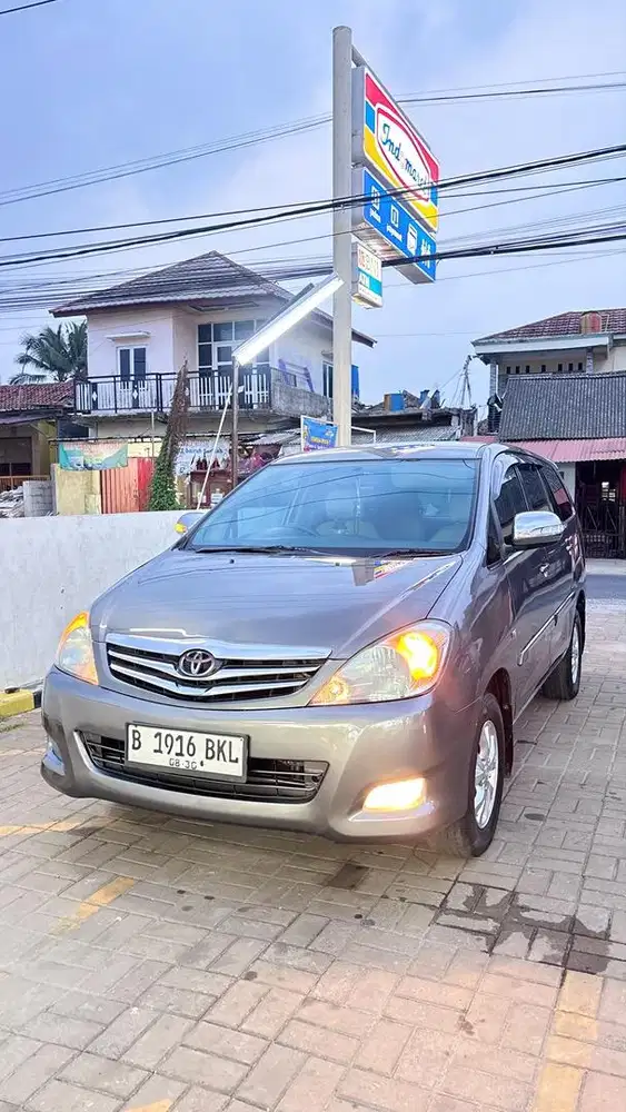 INNOVA 2010 G LUXURY MATIC