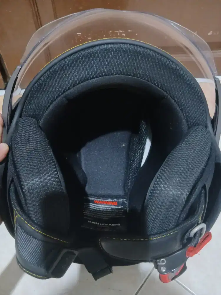 Helm cargloss hitam