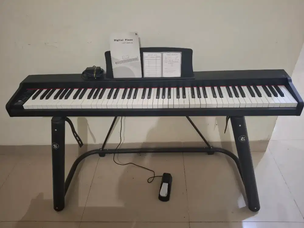 Dijual cepat Benston Digital Piano 88 keys + penyangga + pedal sustain