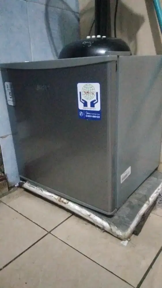Midea kulkas mini