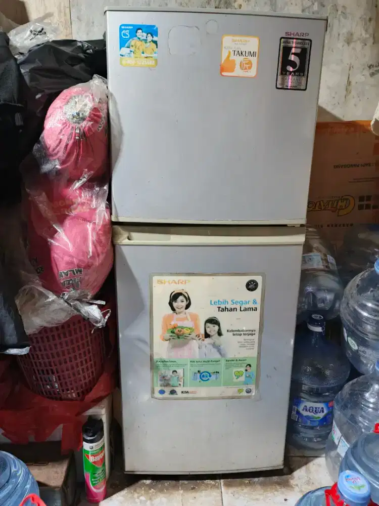 Kulkas 2 Pintu Dingin Normal