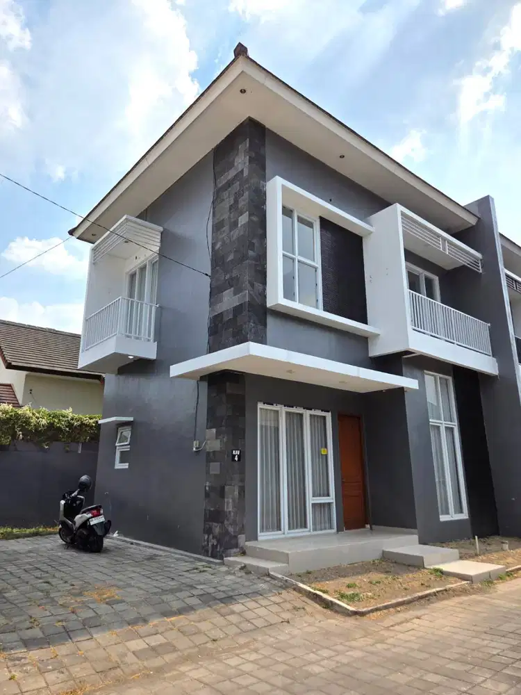 Rumah 2 Lantai Lingkungan Cluster di Purwomartani