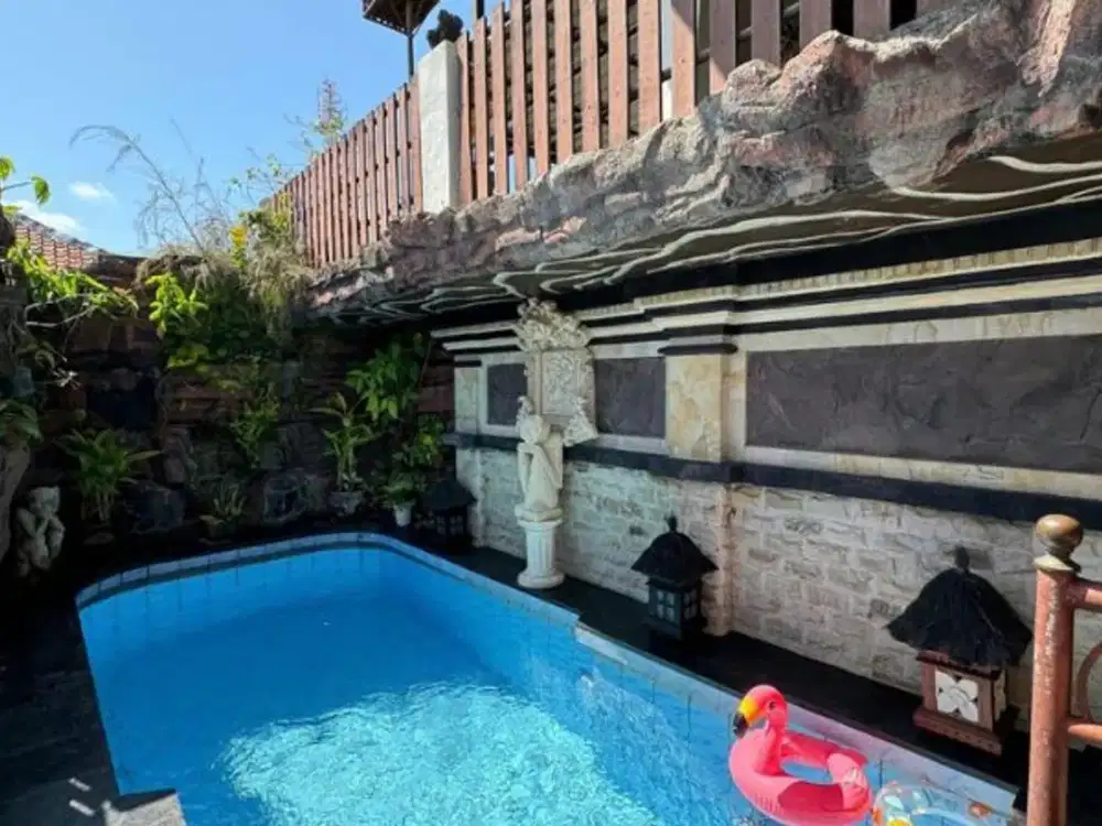 RUMAH SEMI VILLA 2 LANTAI + ROOFTOP DENGAN VIEW PERKOTAAN DI TUBAN BADUNG