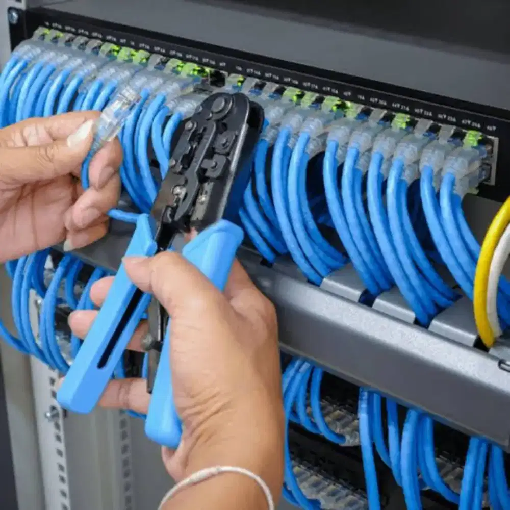 Tukang tarik kabel jaringan
