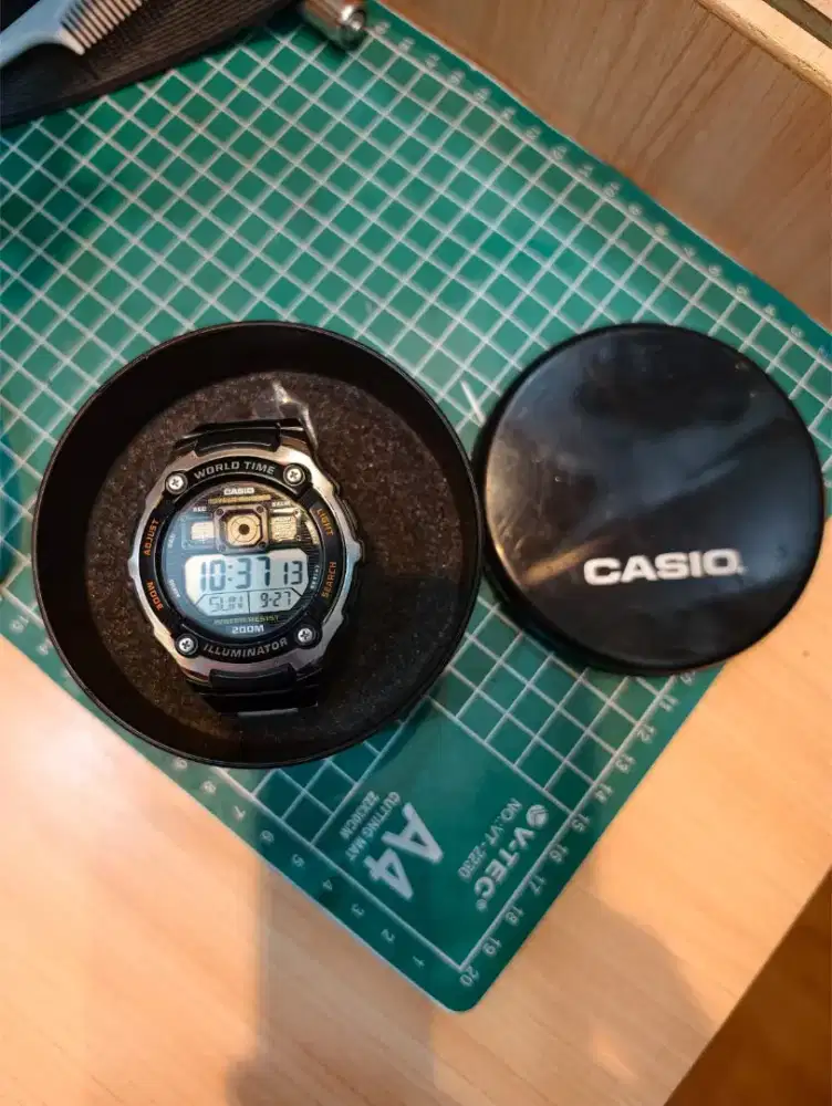 Jam tangan casio ae2000 rantai mulus seperi baru