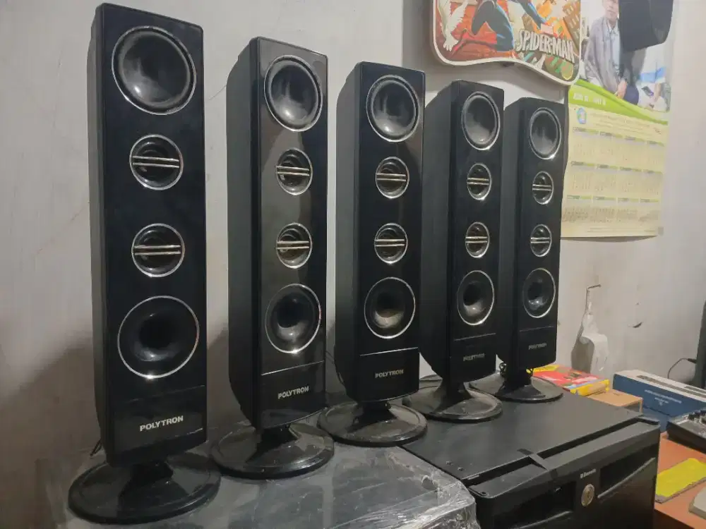 Spiker bawaan led tv polytron 32 in