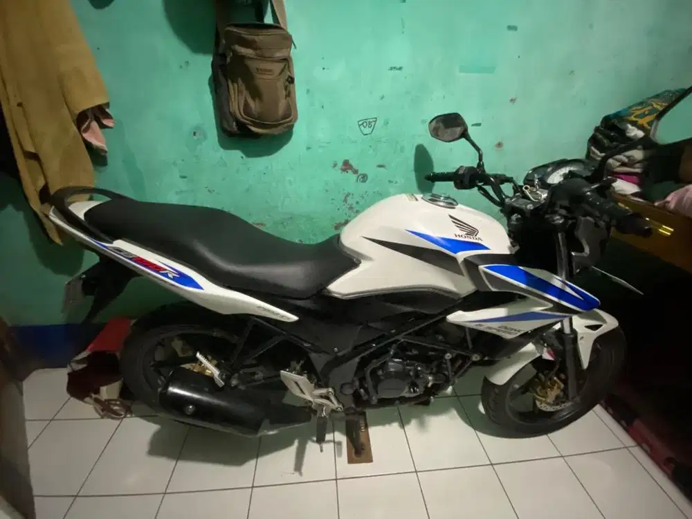 Honda CB150R injeksi