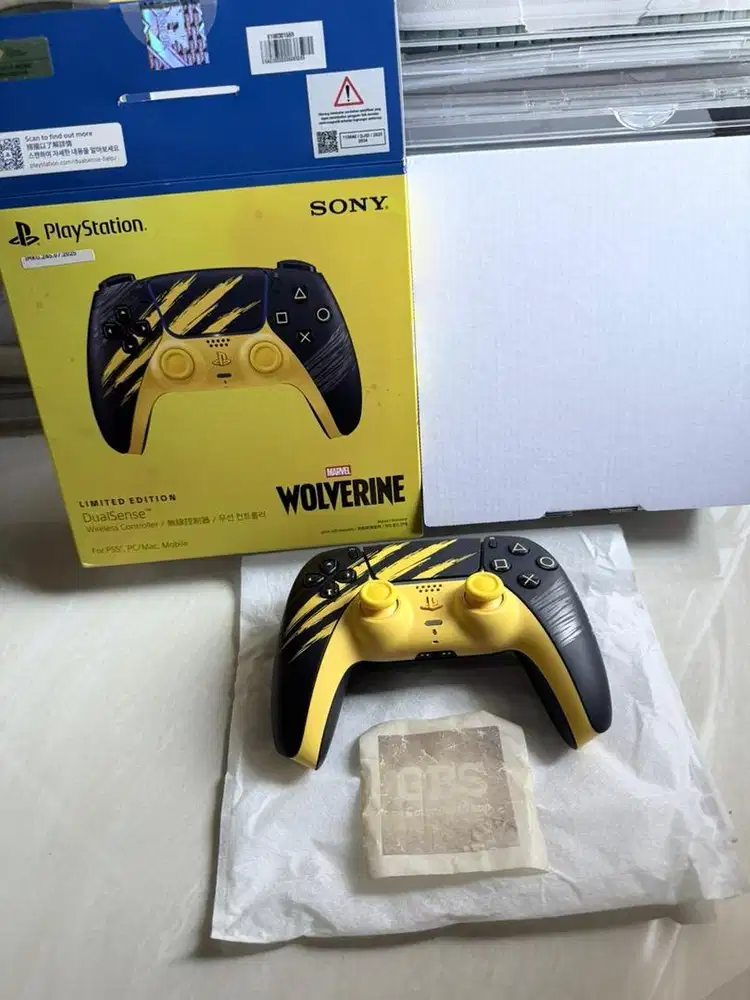 Dualsense PS5 Controller Wolverine Limited Edition