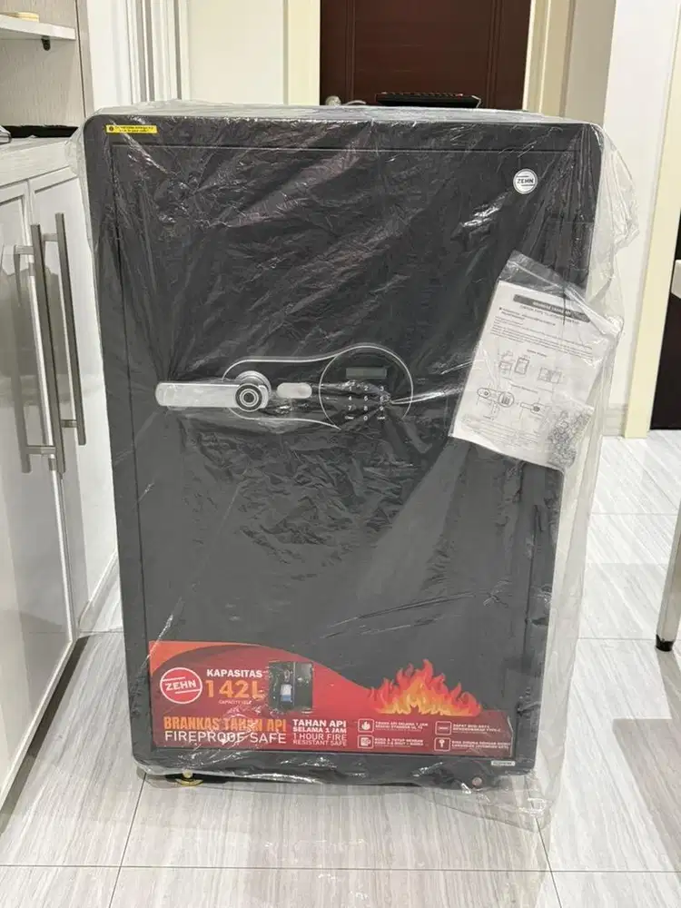 Brankas Safety Box Zehn YC-HT24168 (belum digunakan)