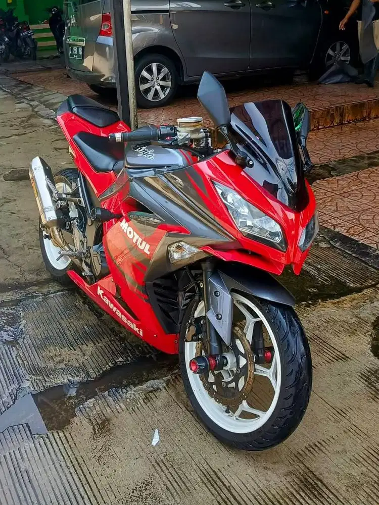 Jual cepat Kawasaki Ninja 250 fi 2013 (stnk 2014)