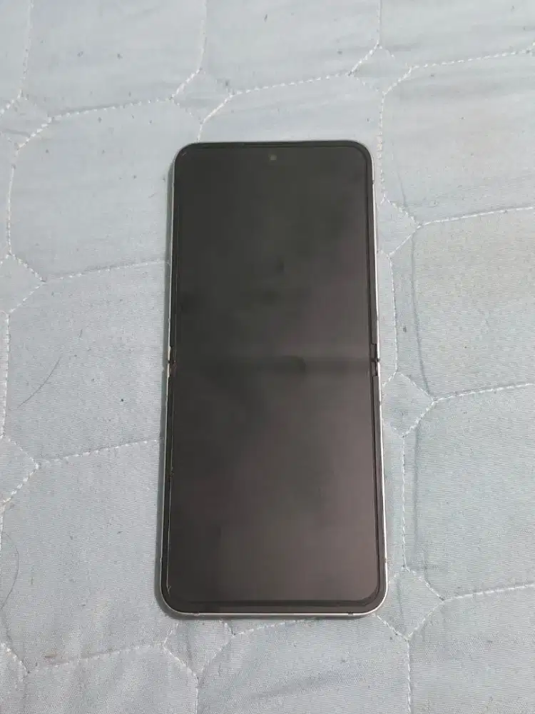 Dijual Samsung Galaxy Z Flip 6 garansi Sein