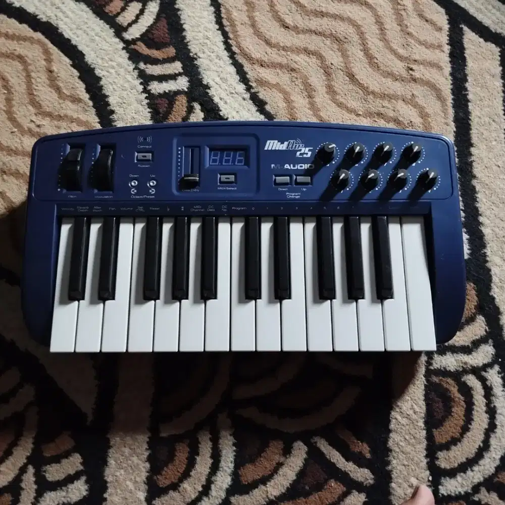M-Audio Mid Air 25 controller key