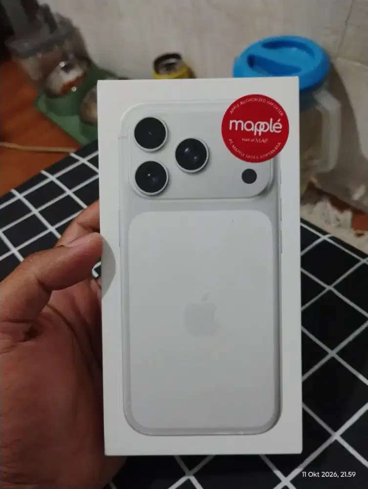 iPhone 17 pro silver 256gb