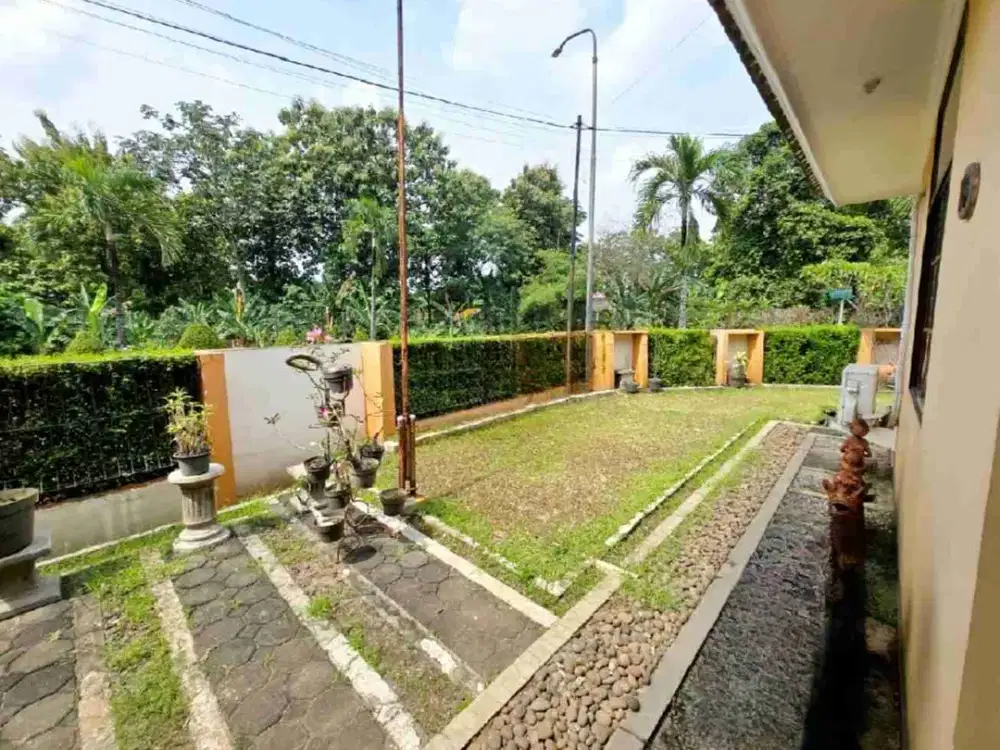 RUMAH HOOK HALAMAN LUAS DI JATIWARNA INDAH, BEKASI
