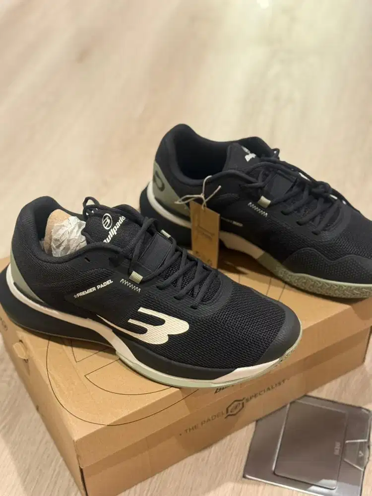 SEPATU BULLPADEL (PADEL SHOES) BARU